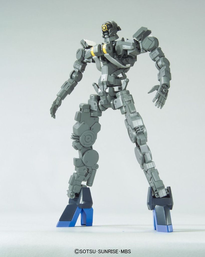 RE/100 #03 McGillis's Schwalbe Graze