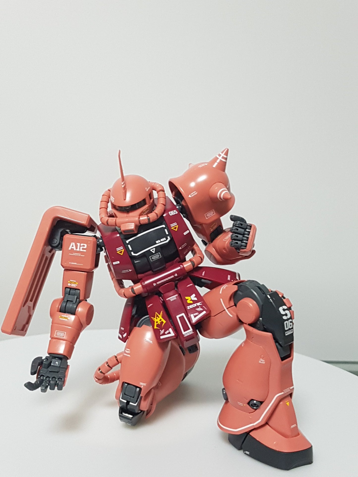 MG CHAR'S ZAKU II (HOLO) WATER DECA