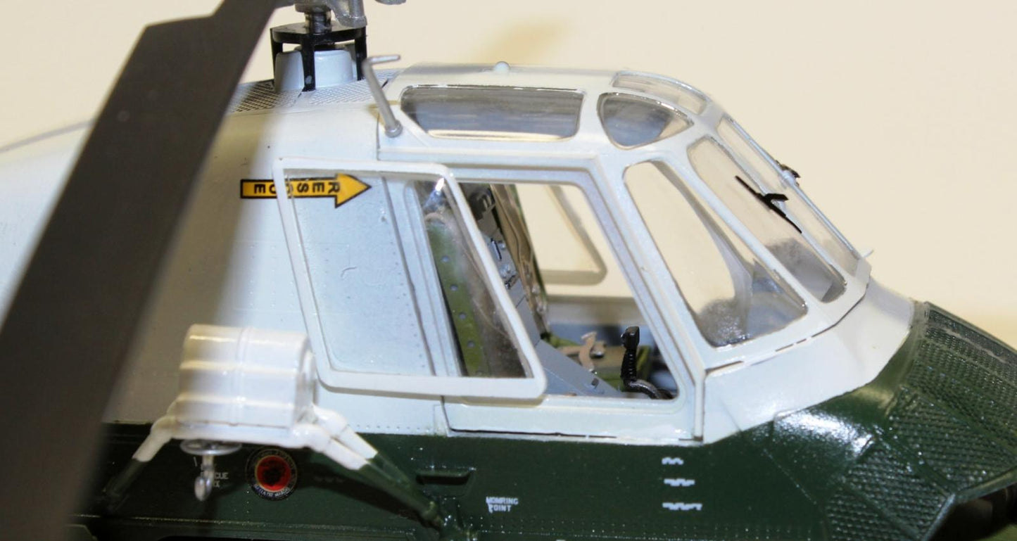 TRUMPETER VH34D Marine One Helicopter 1:48