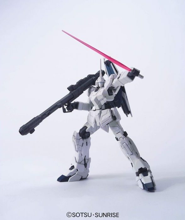 HGUC #101 RX-0 Unicorn Gundam (Unicorn Mode)