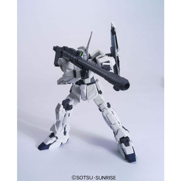HGUC #101 RX-0 Unicorn Gundam (Unicorn Mode)