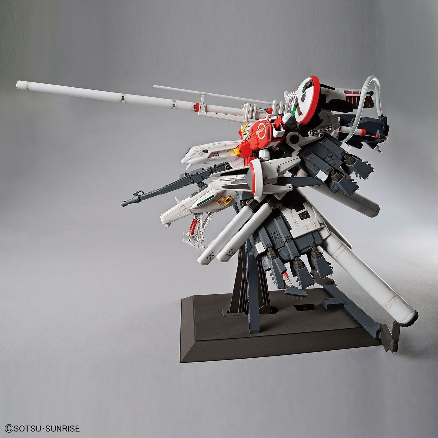 1/100 MG Deep Striker
