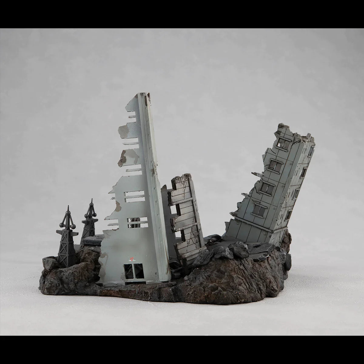 Megahouse GS02 Structure Ruins at New Yark (For 1/144 HG Models)