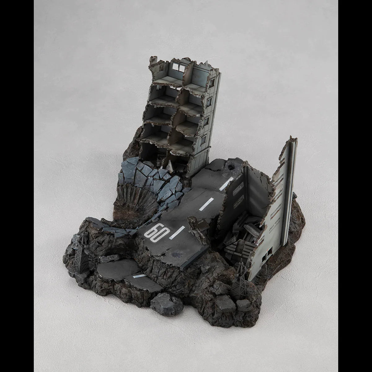 Megahouse GS02 Structure Ruins at New Yark (For 1/144 HG Models)