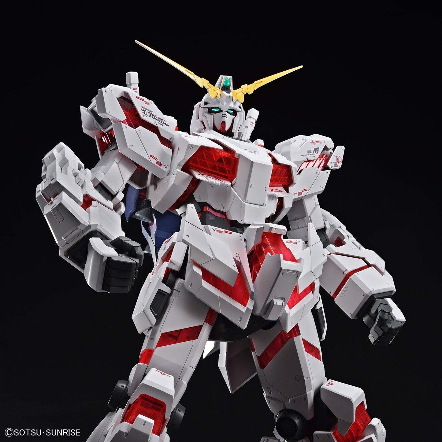 Mega Size 1/48 UNICORN GUNDAM (DESTROY MODE)