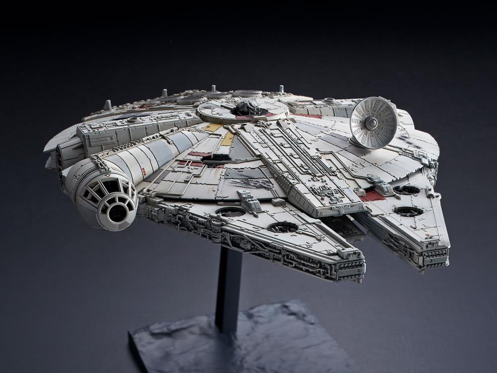 Star Wars Millennium Falcon (The Rise of Skywalker) 1/144 Scale Model Kit