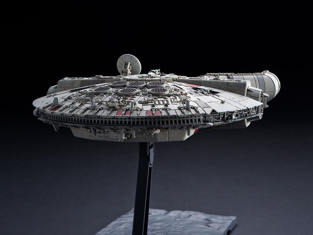 Star Wars Millennium Falcon (The Rise of Skywalker) 1/144 Scale Model Kit