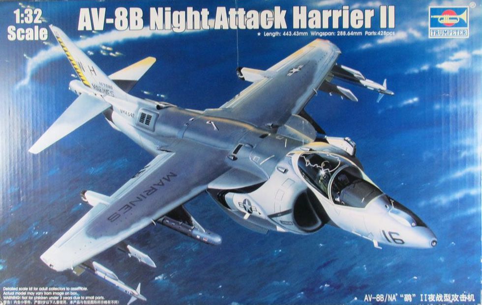 TRUMPETER AV-8B HARRIER II NIGHT 1:32