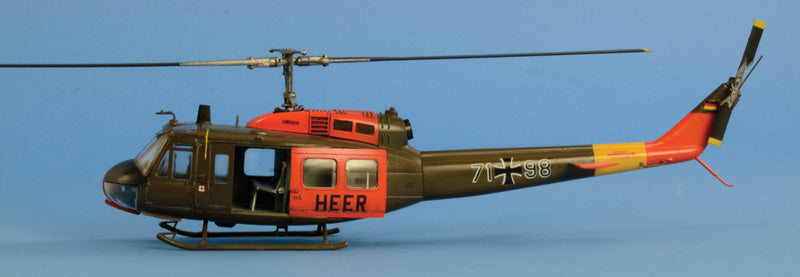 ITALERI UH1D Iroquois Helicopter 1:48