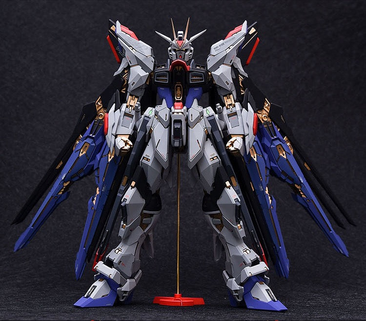 Fortune Meow’s 1/100 Strike Freedom Gundam Conversion Kit full set