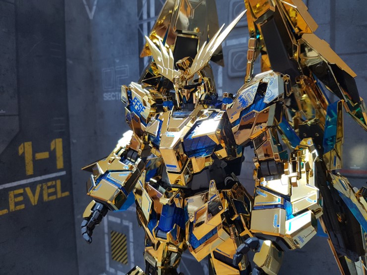 MG PHENEX HOLOGRAM BLUE + WHITE WATER DECAL