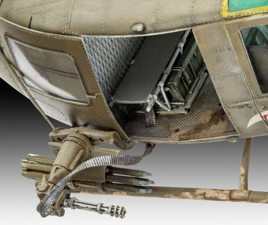 Bell UH-1C Helicopter 1:35