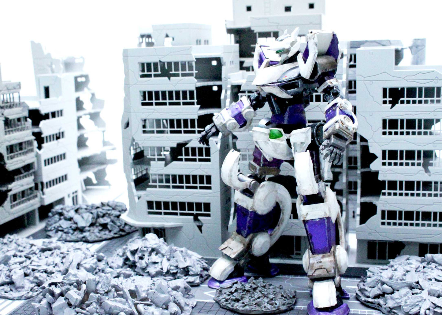 DESTROYED BUILDING LS GRADE (1/100SCALE)