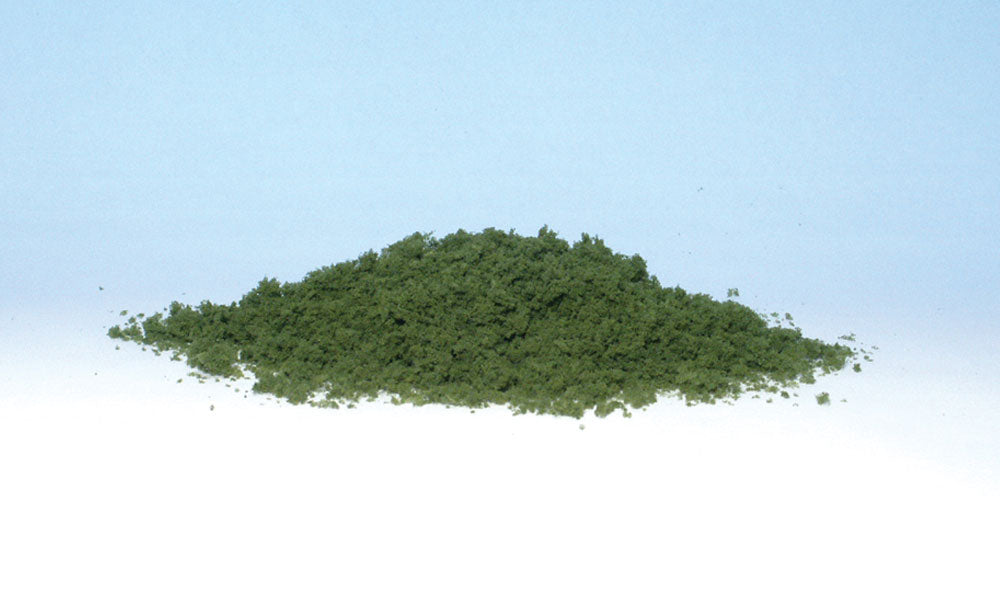 MEDIUM GREEN-COARSE TURF