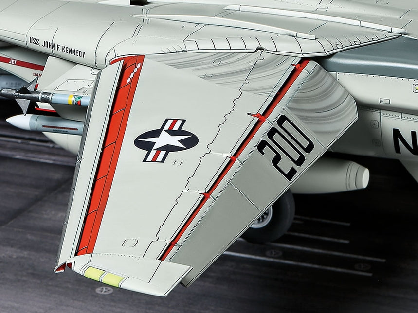 TAMIYA Grumman F-14A Tomcat (Late Model) Carrier Launch Set 1:48