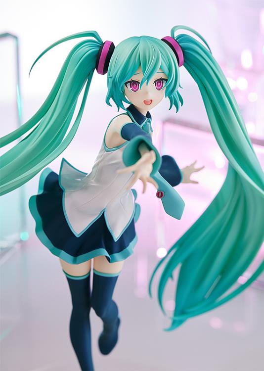 Good Smile Company - Vocaloid Pop Up Parade L Hatsune Miku (Because You're Here Ver.)