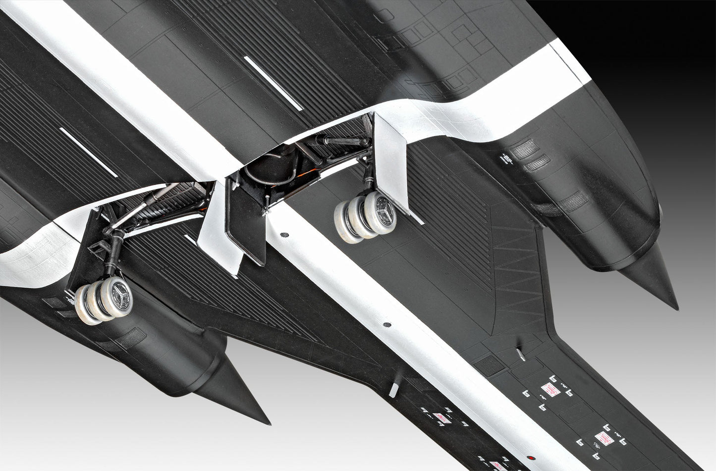 REVELL SR-71A Blackbird 1:48