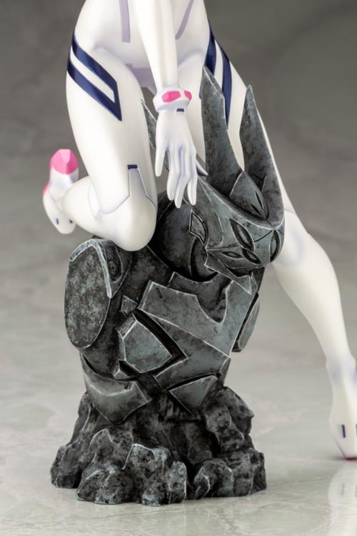 Rebuild of Evangelion Mari Makinami Illustrious (White Plugsuit Ver.)