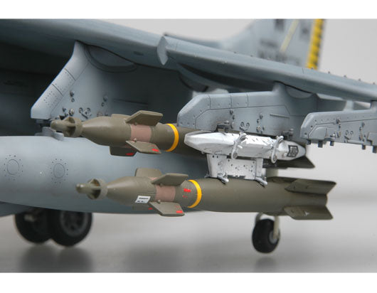 TRUMPETER AV-8B HARRIER II NIGHT 1:32