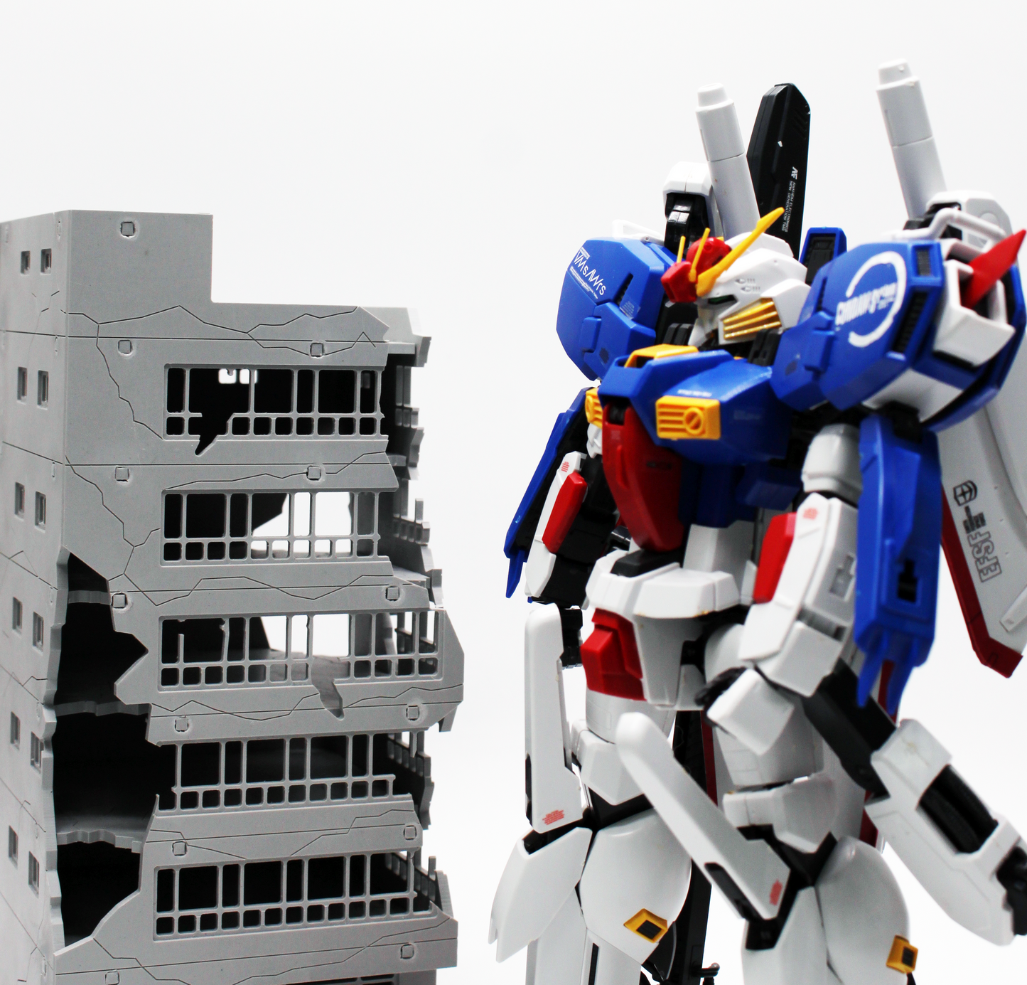 DESTROYED BUILDING LS GRADE (1/100SCALE)
