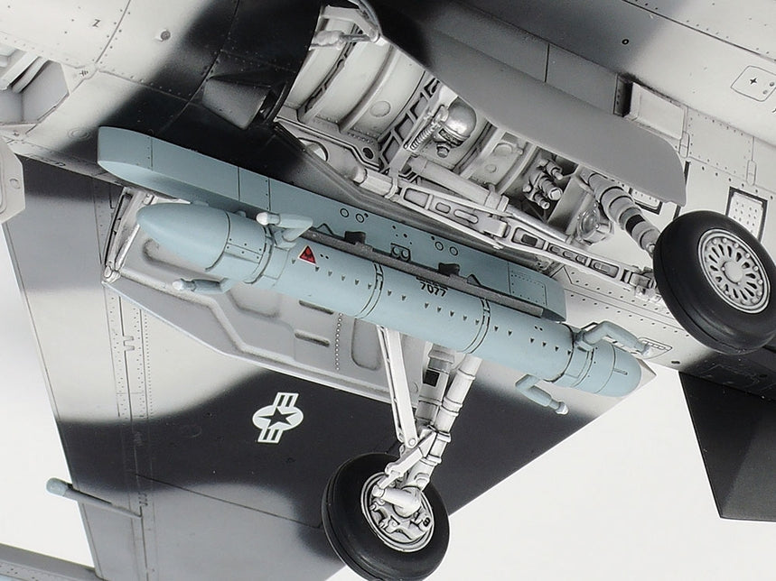 TAMIYA F-16C/N Agressor/Adversary 1:48