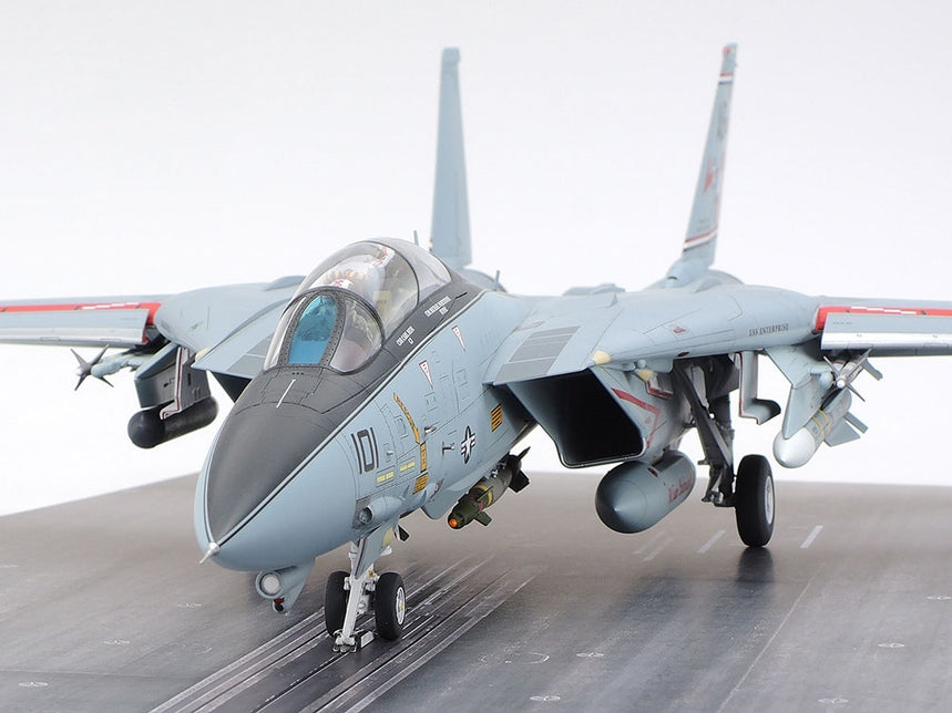 TAMIYA Grumman F-14A Tomcat (Late Model) Carrier Launch Set 1:48