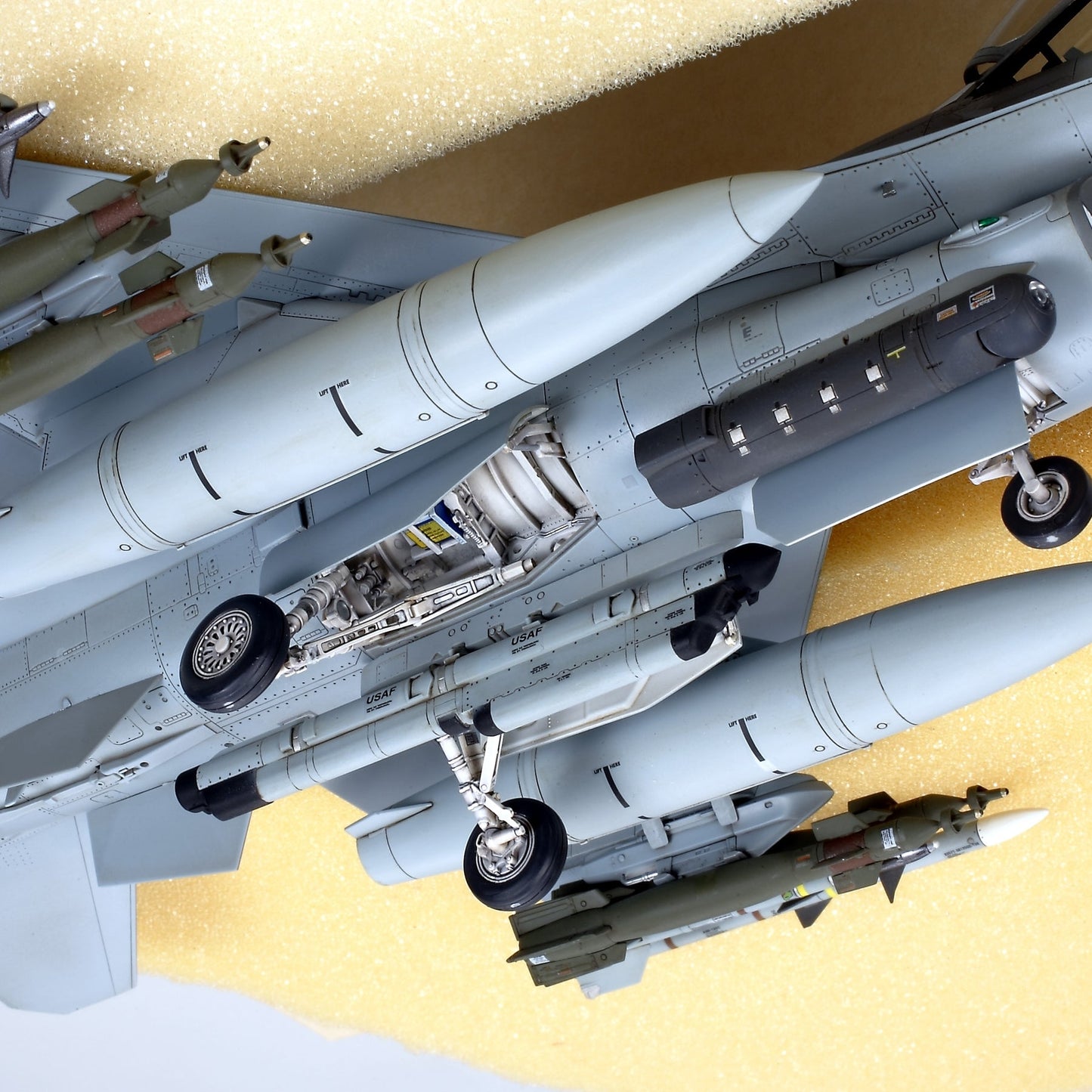 TAMIYA F-16C Block 25/32 Fighting Falcon ANG 1:48