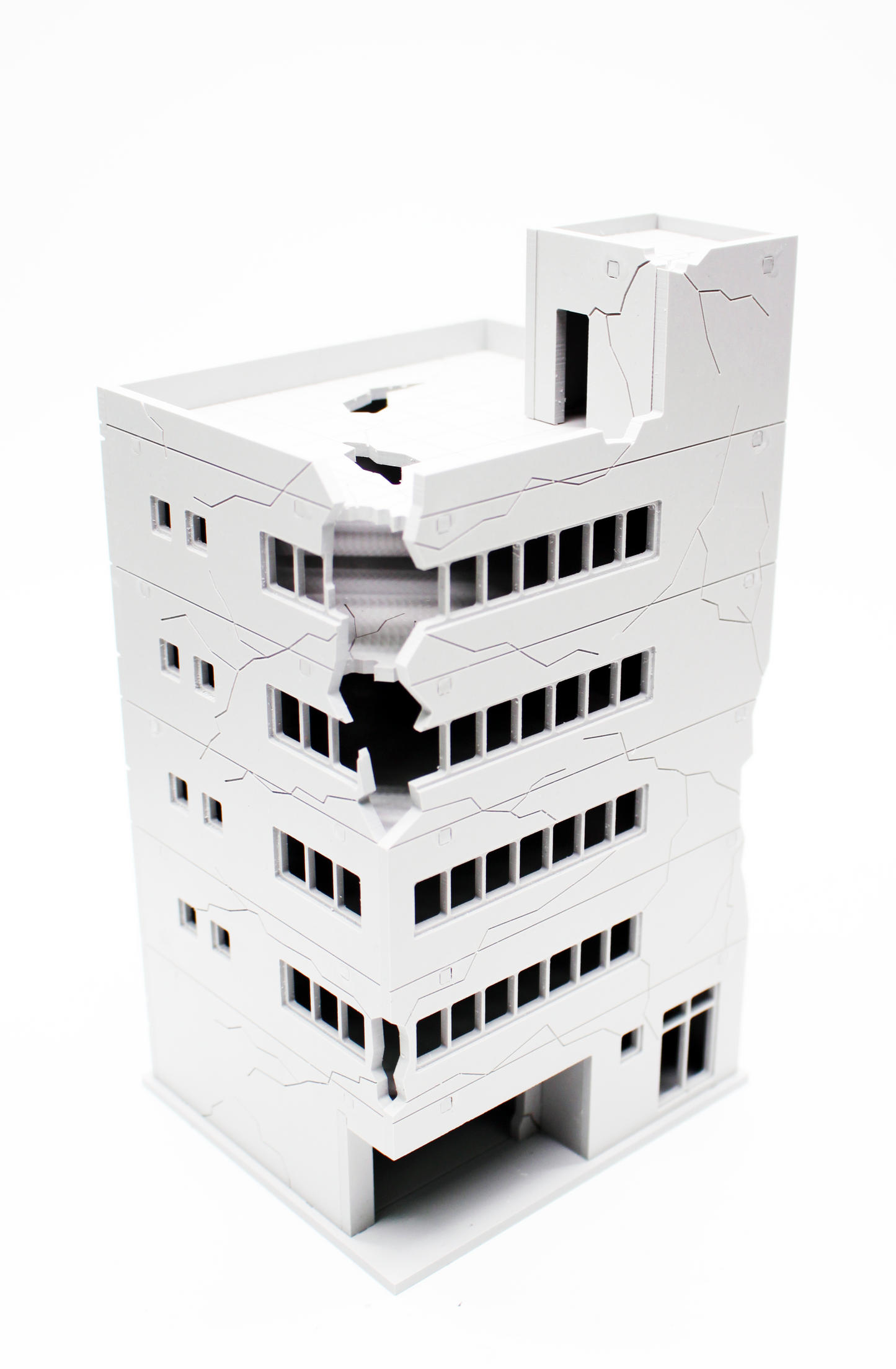 DESTROYED BUILDING LS GRADE (1/100SCALE)