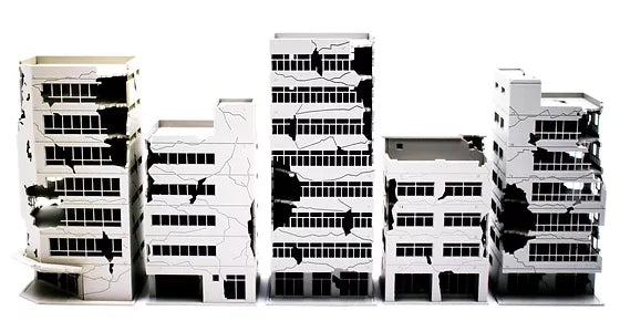 DESTROYED BUILDING LS GRADE (1/100SCALE)