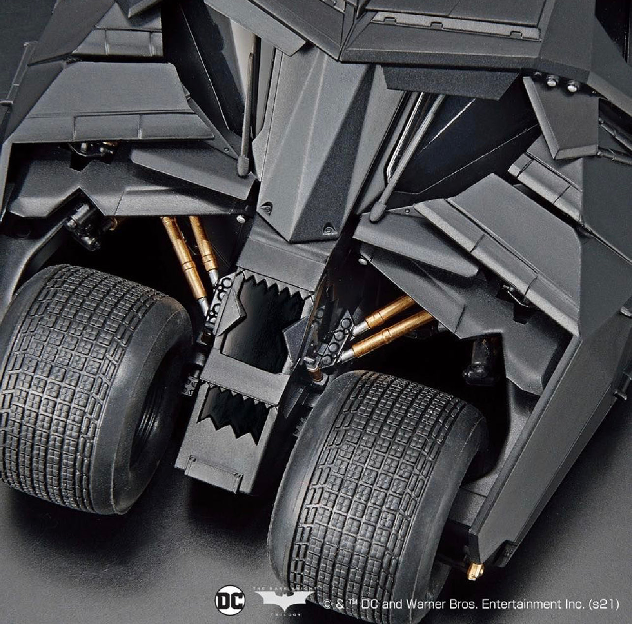 1/35 BATMOBILE (BATMAN BEGINS VER.)