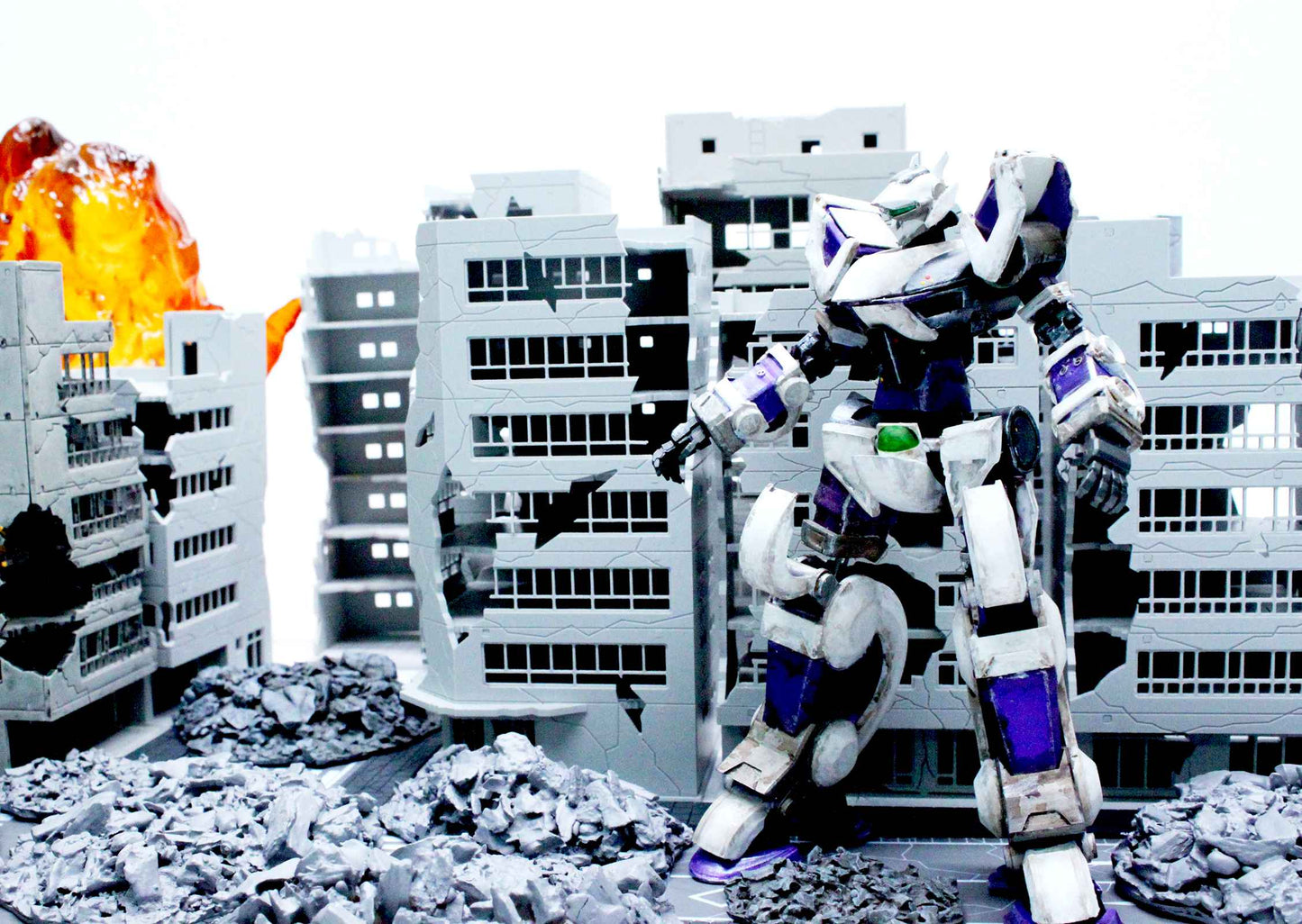DESTROYED BUILDING LS GRADE (1/100SCALE)