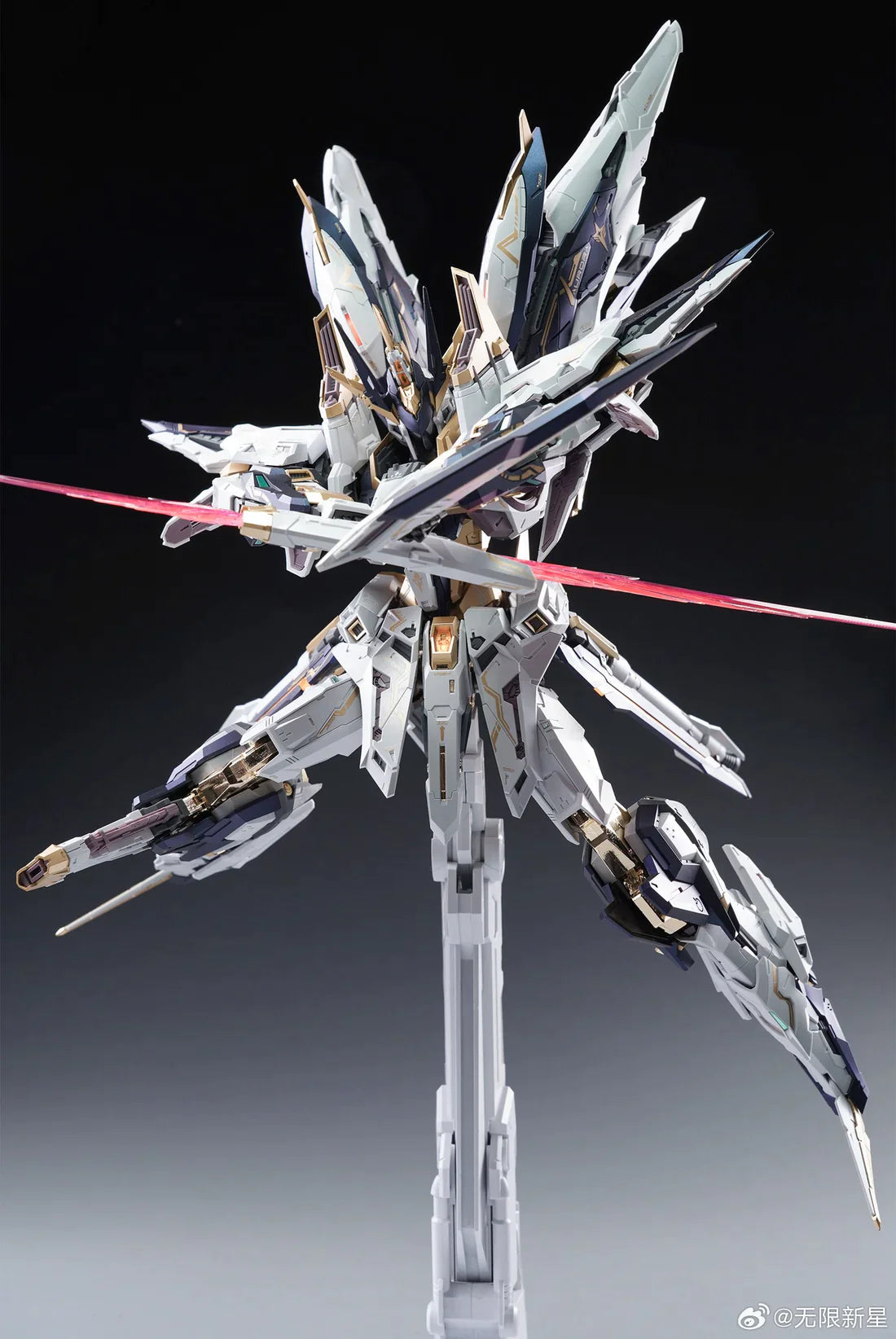 In Era+ Infinity Nova Aurora 1/100 Scale Model Kit