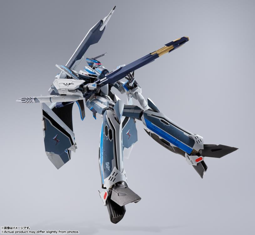 Macross Delta the Movie: Absolute Live!!!!!! DX Chogokin VF-31AX Kairos Plus Movie Edition (Hayate Immelman USE)