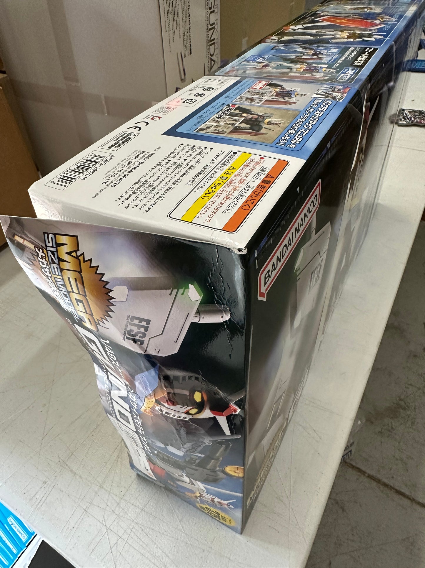 Mega Size 1/48 Rx-78-2 Gundam (Damaged Box)