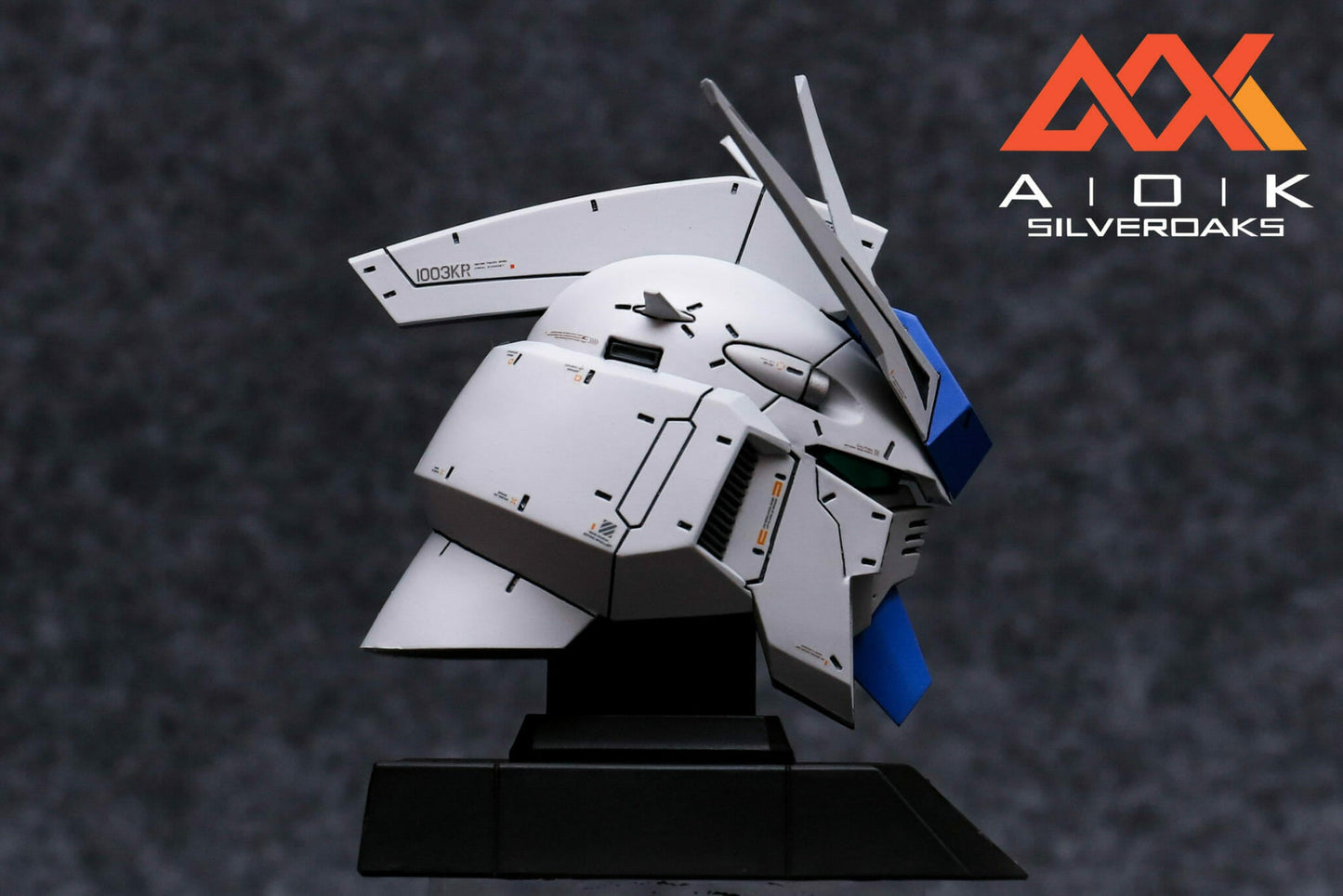 AOK # 06 1/35 Hi-V and Nu Gundam Headbusts Full Resin Kit Combo [INCLUDE LED]