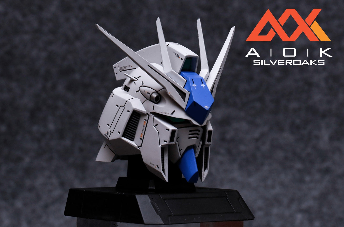 AOK # 06 1/35 Hi-V and Nu Gundam Headbusts Full Resin Kit Combo [INCLUDE LED]