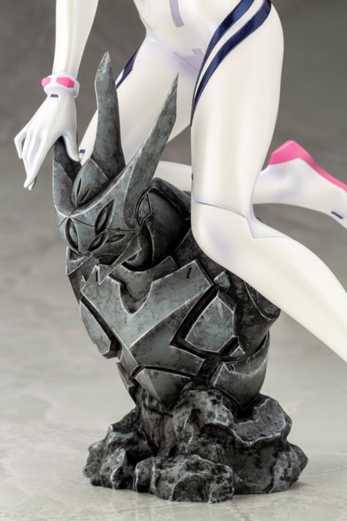 Rebuild of Evangelion Mari Makinami Illustrious (White Plugsuit Ver.)