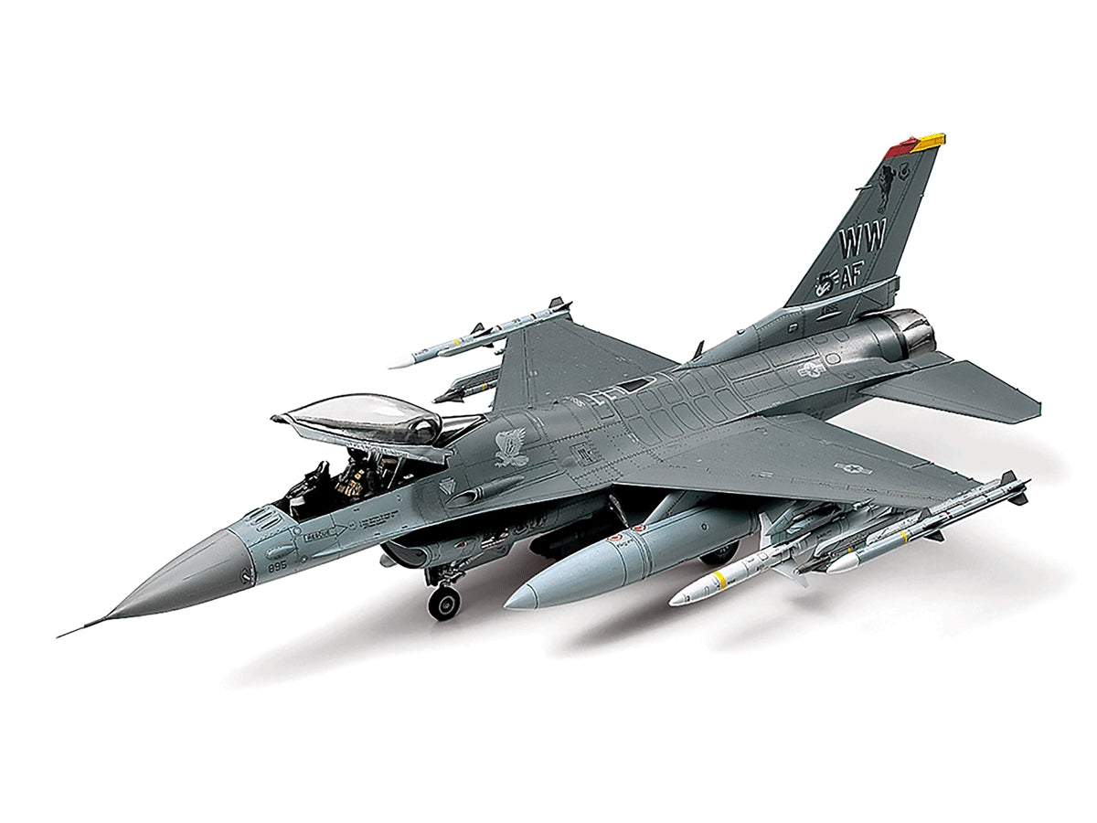 TAMIYA Lockheed Martin F-16CJ Fighting Falcon 1:48