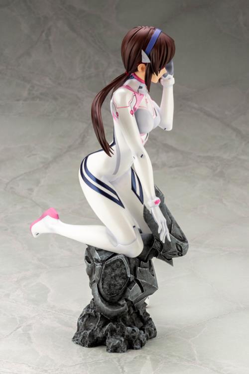 Rebuild of Evangelion Mari Makinami Illustrious (White Plugsuit Ver.)