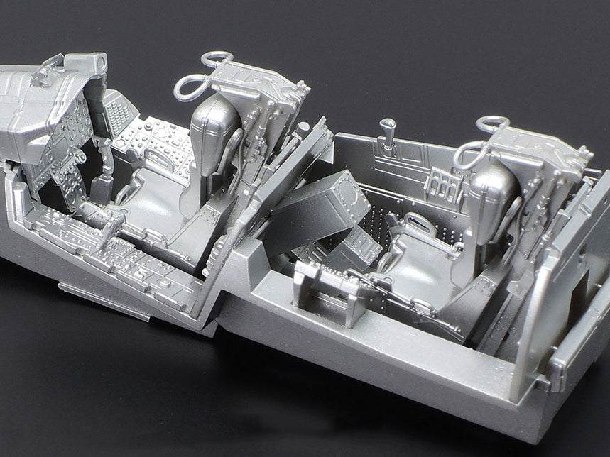 TAMIYA McDonnell Douglas F-4B Phantom II 1:48