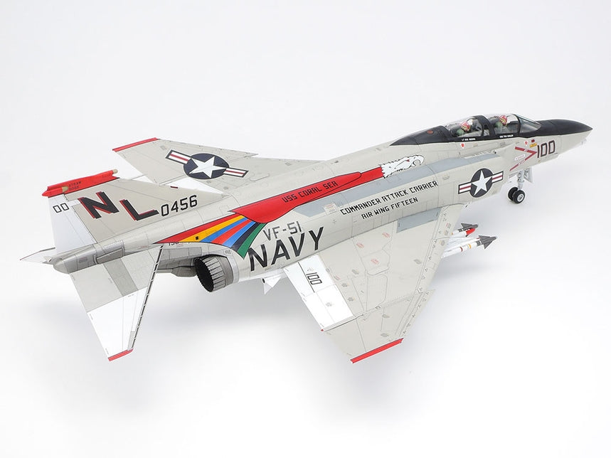 TAMIYA McDonnell Douglas F-4B Phantom II 1:48