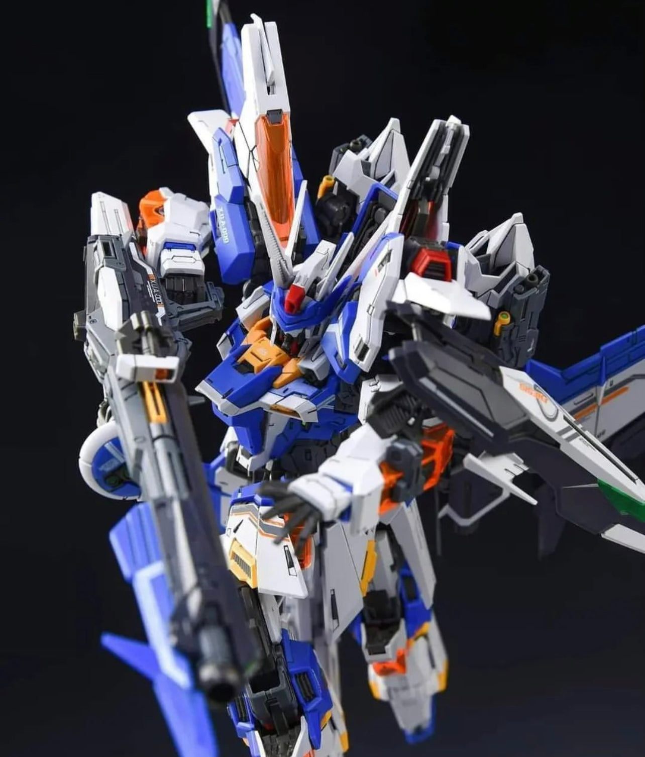 Infinite Dimension 1/100 Genesis Model Kit Collector’s Edition