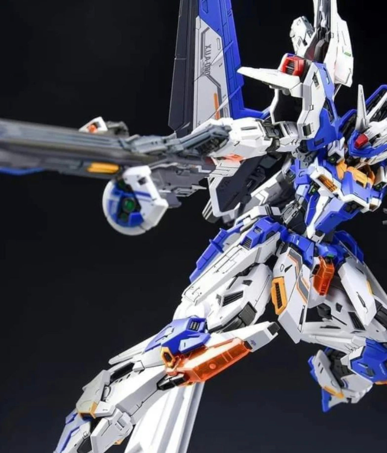 Infinite Dimension 1/100 Genesis Model Kit Collector’s Edition