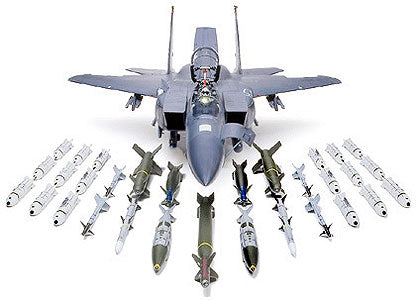 TAMIYA F-15E STRIKE EAGLE "Bunker Buster" 1:32 scale