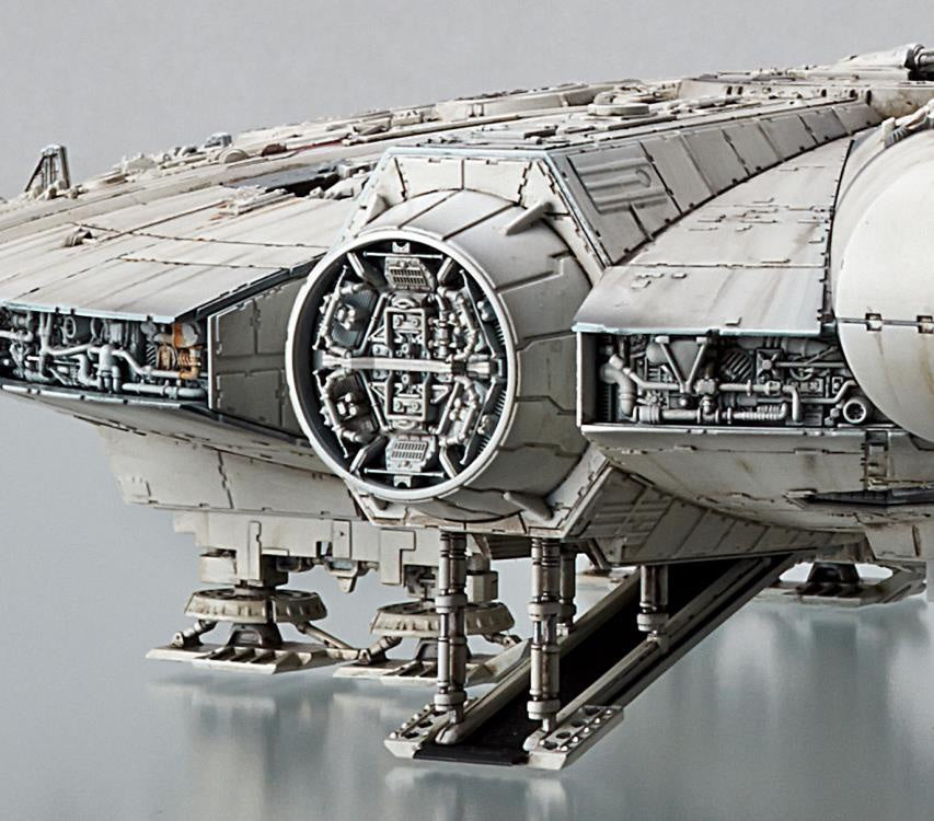 Star Wars Millennium Falcon (The Rise of Skywalker) 1/144 Scale Model Kit