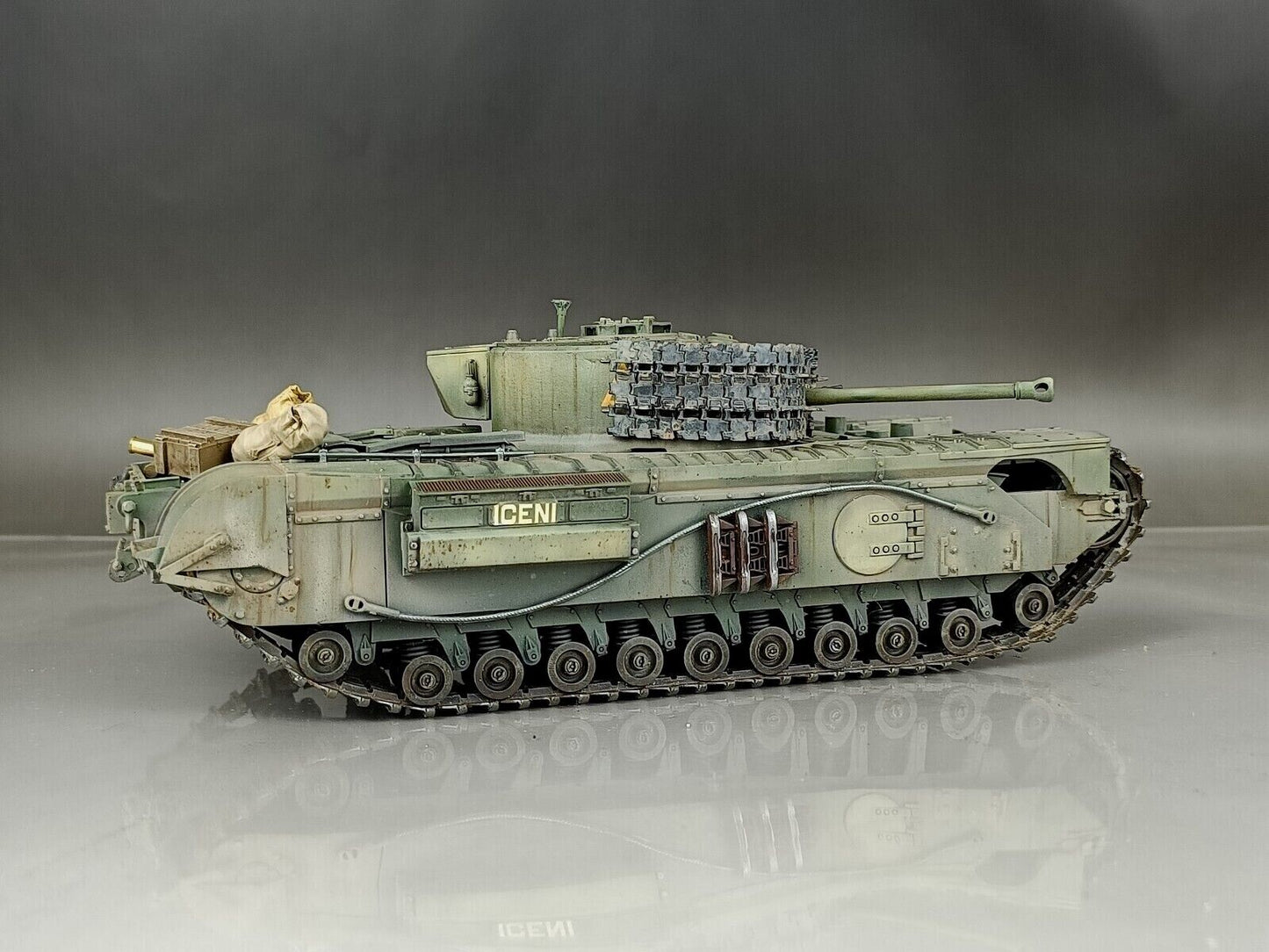 TAMIYA Churchill Mk VII 1:35